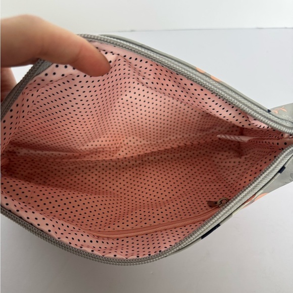 Jujube Classic - Be Quick wallflower clutch - Picture 6 of 11